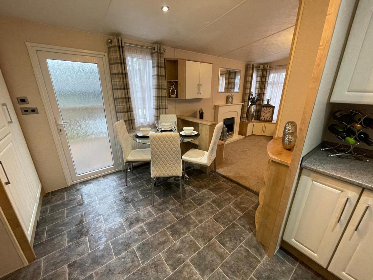 Two Bedroom Caravan At Lilliarsedge 제드버러 외부 사진
